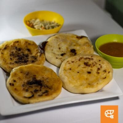 Banquete de 10 pupusas